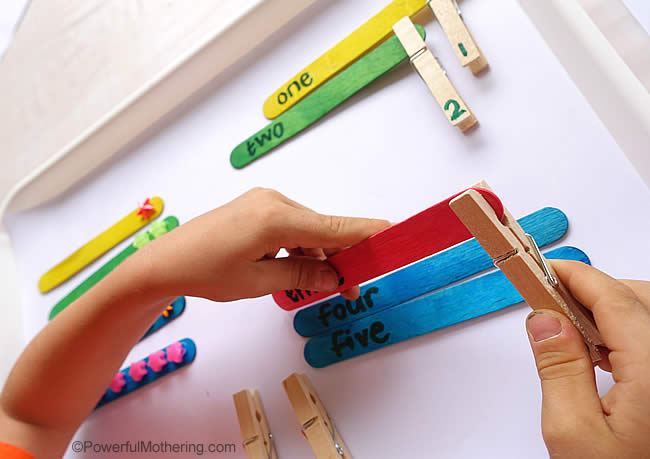 counting-sticks-christmas-busy-bags