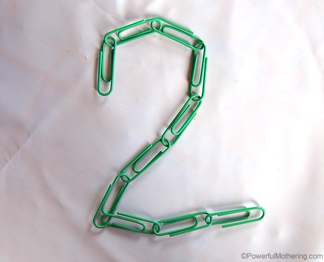 forming numbers with paperclips
