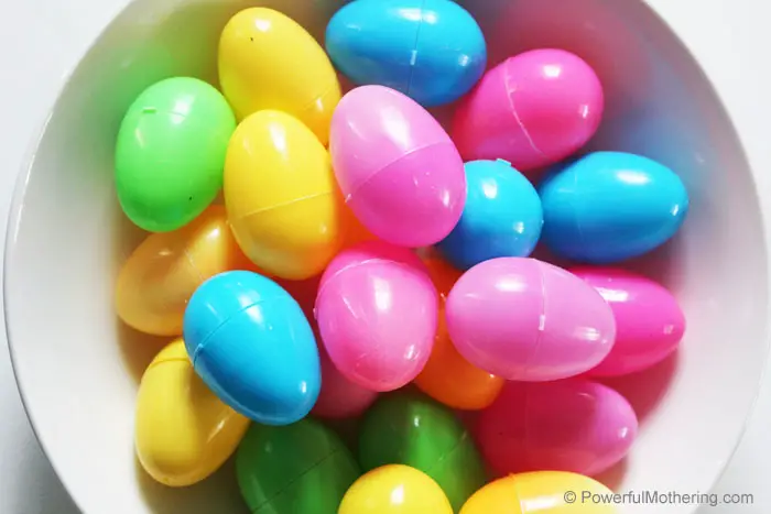  plastic eggs