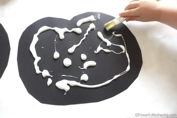 paint pumpkin with glue