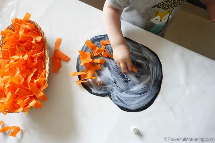 stick-orange-crepe-to-pumpkin-shape