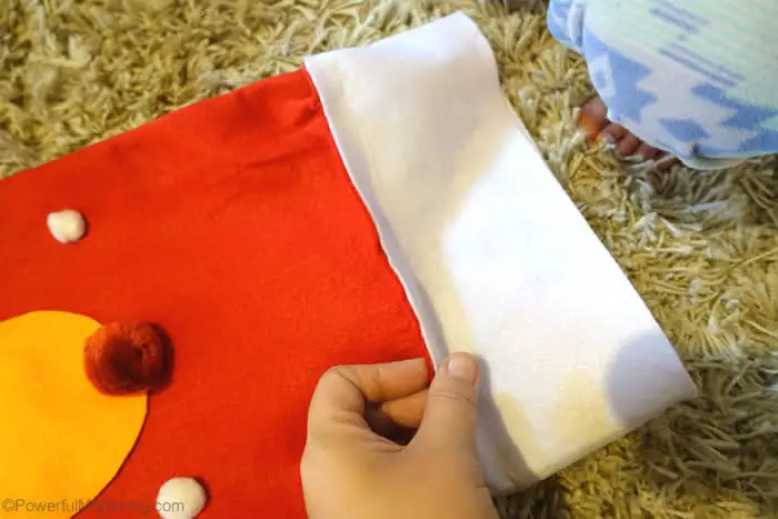 hot-glue-seam-on-felt-stocking