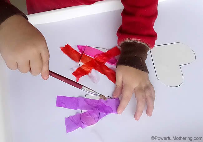 water running the crepe paper 