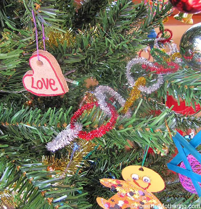 simple pipe cleaner garland
